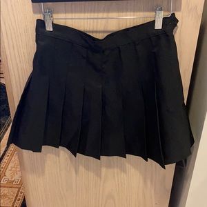 Black pleated skirt